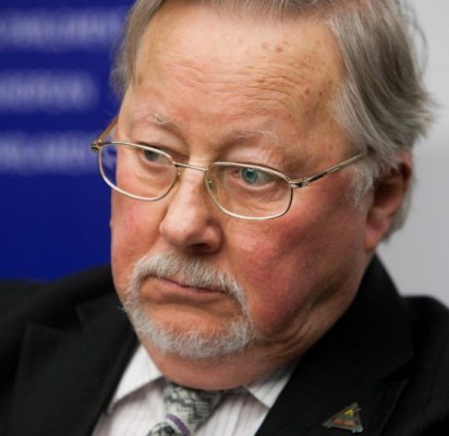 Vytautas Landsbergis: „Palanga kapines sovietiniams kariams turi iškelti”