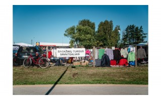 „Bagažinių“ turgus plečiasi, o kaimynams jis smirda