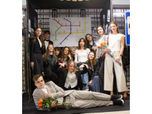 Šventinė fotosesija paskutinėje stotelėje, kurią bei visas kitas renginio dekoracijas kūrė IIIA kl. gimnazistė Justė Abelkytė.