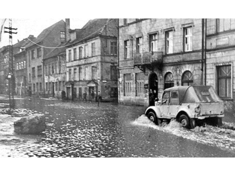 Istoriniuose kadruose – audros padariniai pajūryje. FOTO: KAZIMIERAS G. (EFOTO: NOLIS), ROMUALDAS BENIUŠIS, GINTARAS VALIUŠKEVIČIUS, PALANGOS KURORTO MUZIEJUS.