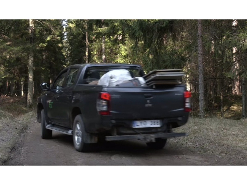 Šiukšlės miške. FOTO: LNK | STOPKADRAS