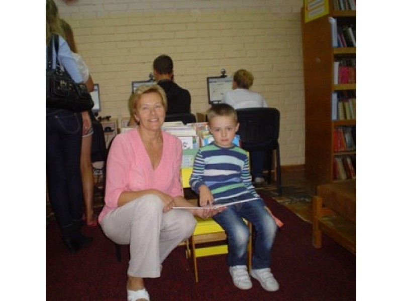 „Knygos gydo gal geriau net ir už vaistus“ Biblioteka ir mokyklos – šviesos skleidėjos