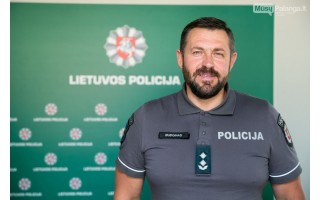 Žemaičiuojantis Palangos policijos vadas – apie čeburekų legalizaciją, paryčių „basankės“ šturmą bei knygą, kurią rašo mintyse