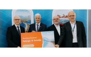 Ministras E. Sabutis išlydėjo istorinį pirmąjį skrydį iš Palangos į Antaliją