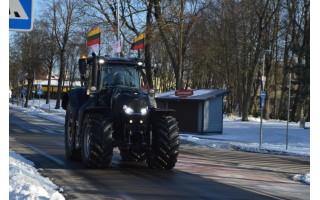 Lietuvą apkeliavo traktoriumi, neaplenkė ir Palangos