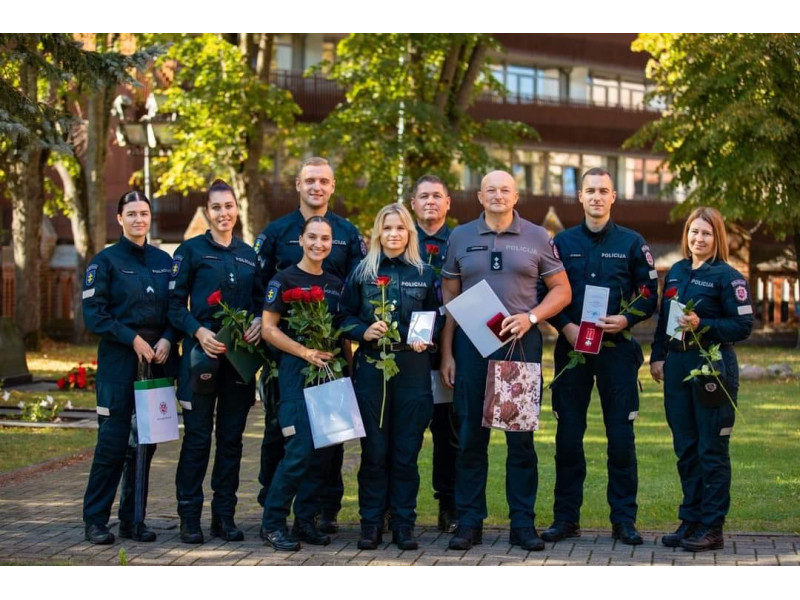 Nuotraukoje: Palangos policijos komisariato pareigūnai po minėjimo
