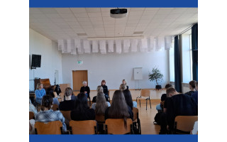 Palangos miesto senosios gimnazijos 1-os gimnazijos klasės mokiniai supažindinti su smurto artimoje aplinkoje komisijos veikla