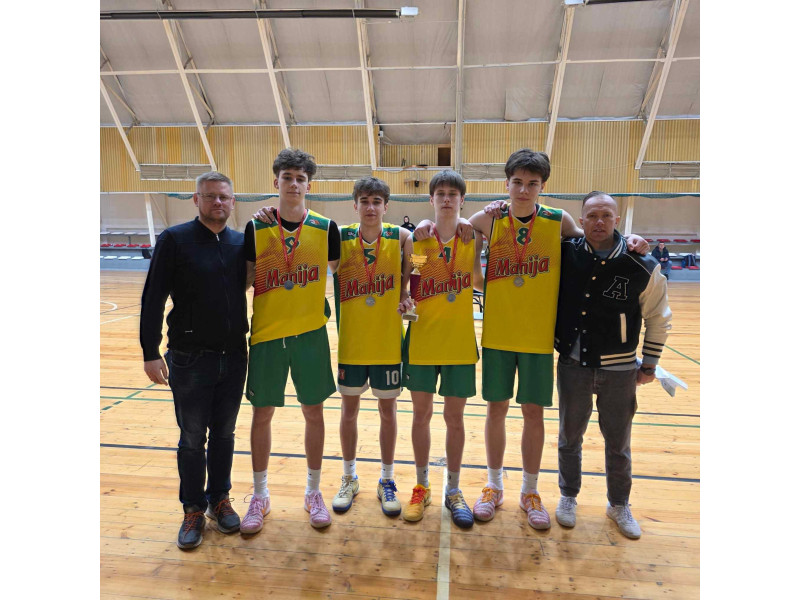 Palangos gimnazistai Lietuvos mokyklų žaidynių krepšinio 3x3 zoninėse varžybose liko antri, žengia toliau