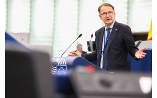 Ką darysime su laukiniais vakarais socialiniuose tinkluose?