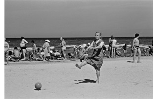 Odė buvimui prie jūros. A.Kunčiaus fotografijose – 50 atostogų Palangoje metų (FOTO GALERIJA)