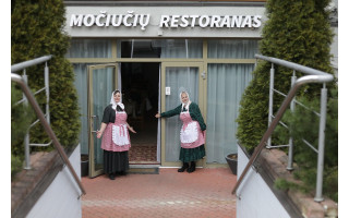 Palangoje atidarytas vienintelis toks restoranas Europoje tapo šios vasaros hitu: eilės driekiasi ne tik dėl maisto