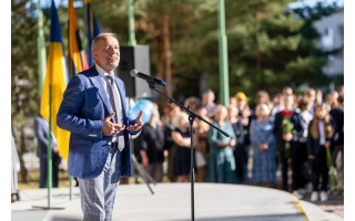 Palangos senąją gimnaziją paliekantis jos ilgametis direktorius Leonas Šidlauskas: „Esu laimingas, galėjęs prasmingai prisidėti prie Palangos ir Lietuvos mokyklos kūrimo”