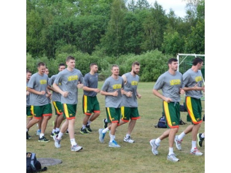 Lietuvos vyrų krepšinio rinktinė kovoms rengiasi Palangoje
