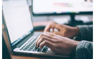 Palangiškė pranešė apie galimą sukčiavimą mokant už elektrą internetu