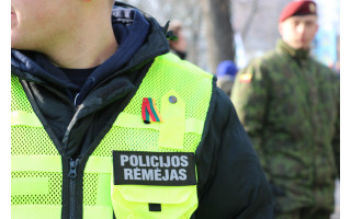 Užtikrinti saugumą ir viešąją tvarką Palangoje pareigūnams padeda policijos rėmėjai iš visos Lietuvos