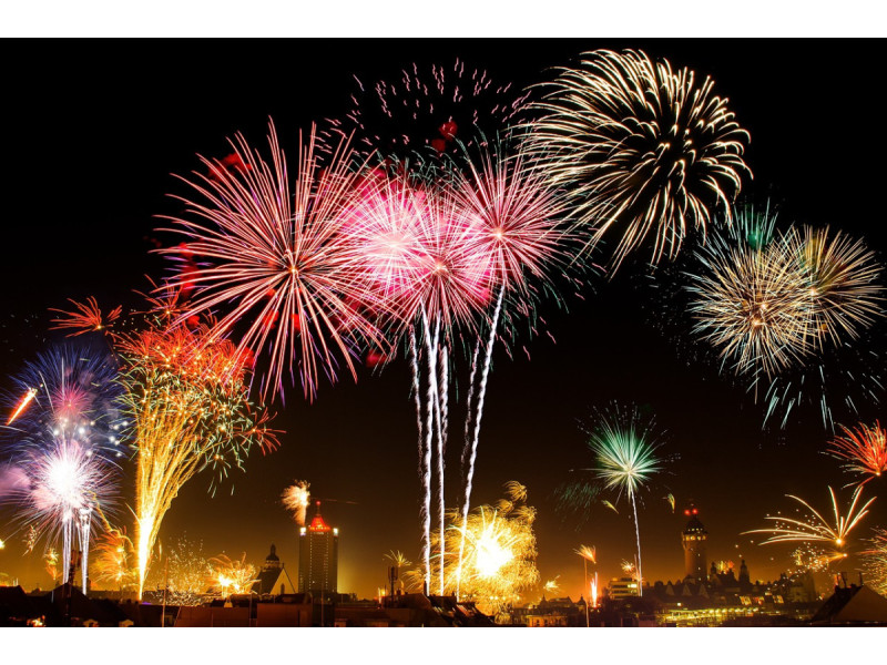 Mėlynus fejeverkus danguje matome rečiausiai. Bet kodėl?