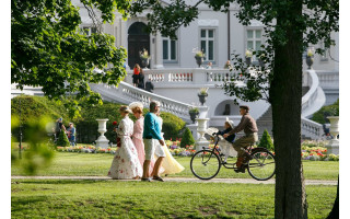 „Norite prigulti – kaina 100 eurų“: už poilsį ant parko vejos Palangoje pasiūlė susimokėti
