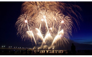 Naujieji Palangoje: kviečia suktis ant ledo ir pasinerti į šventinių renginių magiją