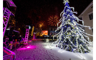 SPALVINGAS KALĖDŲ LAUKIMAS PALANGOS KURHAUZE