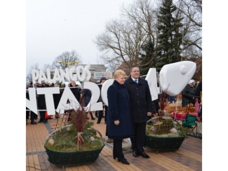 Vienuoliktoje „Palangos stintoje“ žuvį kepė ir prezidentė D. Grybauskaitė