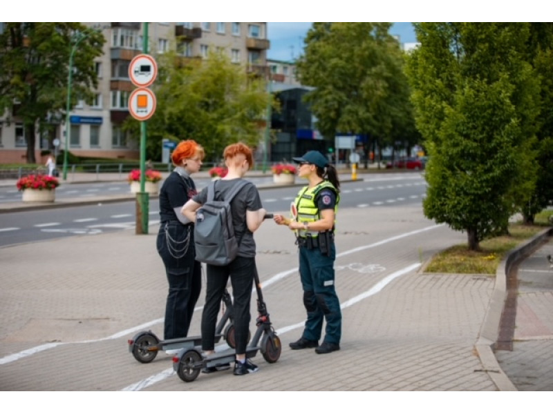 Medikams ir policijos pareigūnams nerimą kelia paspirtukininkai