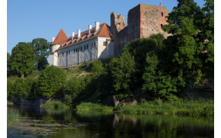 Informacinė kampanija „Atrastoji Latvija“ kviečia aplankyti netoliese esančias kultūros ir gamtos paveldo vietas Latvijoje
