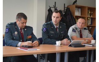 Policijos pertvarkas pristatė Veiklos skyriaus vyr. tyrėjas A. Pocius, Reagavimo skyriaus viršininkas G. Pocevičius ir Veiklos skyriaus viršininkas K. Bončkus.