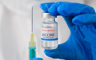 Milijonas COVID-19 vakcinų dozių pasiektas – Palanga sparčiausiai skiepijančių savivaldybių penketuke