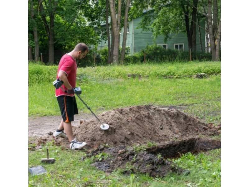 Vasarą prie klebonijos archeologai atliko archeologinius žvalgomuosius tyrimus. V. Janušonio nuotr.