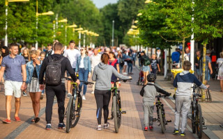 Vasarą sugrįžę poilsiautojų srautai pajūrio verslininkų nedžiugina: uždirbtų pinigų užteks vos vienam mėnesiui 