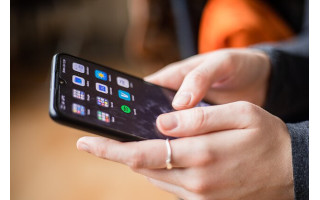 Siūlo būdą, kaip sustabdyti sukčius: mobilaus ryšio operatoriai turėtų kaupti SIM kortelių savininkų duomenis 