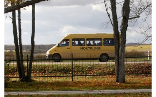 Autobusais į mokyklas vykstančių 183 moksleivių pavežimui – 272 tūkst. litų