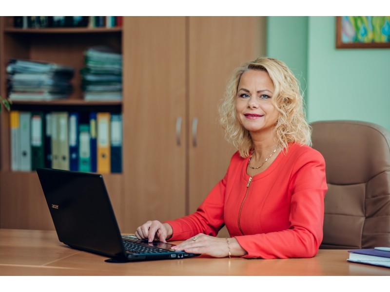Jūratė Mikutienė yra Palangos ASPC (poliklinikos), direktorė ir šeimos gydytoja