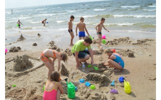 Padėti kurti šventę į pirmą susitikimą su jūra atvyksiantiems vaikams kviečiami ir savanoriai