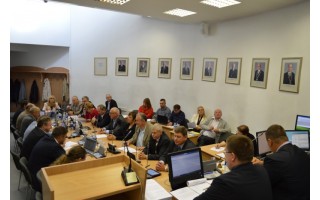 Tarybos posėdis: nuo skambių priešrinkiminių pareiškimų iki ginčų dėl vieno euro cento