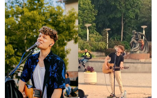Gatvės muzikantas įsitvirtino ir Palangoje: uždarbio neatskleidžia, bet mėgaujasi klausytojų būriu