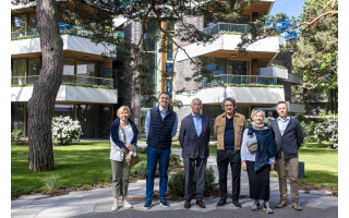 Proproproprosenelio gamintos plytos sugulė švedų karaliaus rūmuose, o verslo paveldėtojo – architekto Donato Rakausko projektuose Palangoje