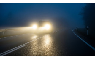 Priekiniai žibintai: matomumo ir saugumo svarba kelyje