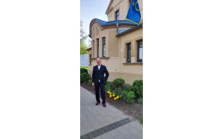 Tarp knygos „Lietuvos jėgos trikovės ir galiūnų sporto istorija 1982 – 2022“ herojų – ir palangiškis Pranas Vilkauskas