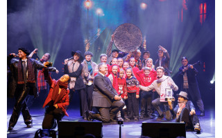 „Sveika, karaliene Žiema!“: kūrybos istorija papasakota šešių šimtų Klaipėdos karalienės Luizės jaunimo centro talentų