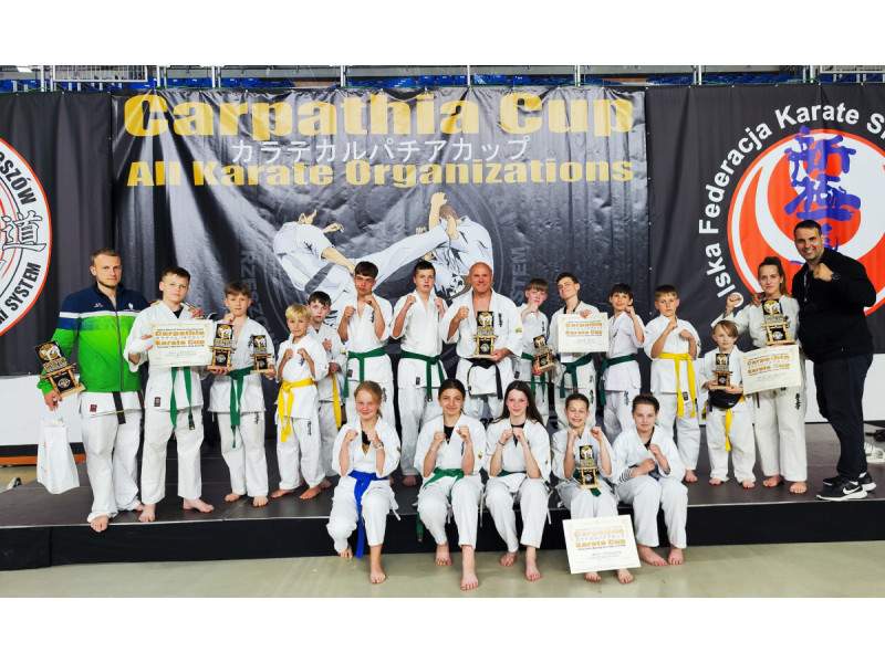 Karate mokyklos Shodan auklėtinių pergalės Taptautiniame Carpathia karate turnyre