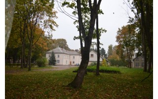 Senojo miesto vietoje esančiame klebonijos kieme aptikta archeologinių radinių