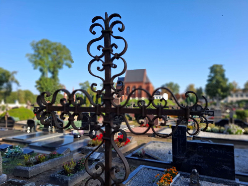 Parodą apie saugotinus Žemaitijos kapinių metalinius kryžius palydi pilietinė iniciatyva – talka