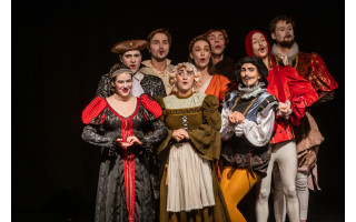 „Taško“ teatras Palangoje pristato netikėtą V. Šekspyro traktuotę – komediją „Romeo ir Džuljeta“: tikroji tragedija yra ne mirti dėl meilės, o jos visai nepatirti