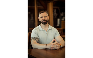 Hitlerį mininčiam respublikonui Trumpui (at)riedant (ati)dundant, demokratei „komunistei“ Harris pirsnojant, įtariu, kad Dievas kišasi į Amerikos prezidento rinkimus!