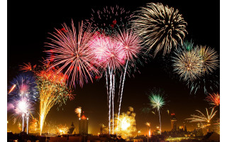 Mėlynus fejeverkus danguje matome rečiausiai. Bet kodėl?