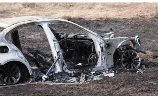 Neprireikė nė pusvalandžio – iš septintos serijos BMW mažai kas liko