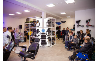 Pirmajame Lietuvoje Neįgaliųjų įrangos centre kiekvienam individualiai parinks vežimėlį 