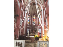 Į kultūros vertybių registrą įrašyti trys altoriai bei vitražai.