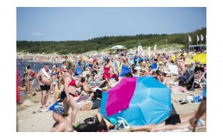 Seime – siūlymas leisti prekiauti alkoholiu paplūdimiuose: siekia sumažinti ekonominę žalą  